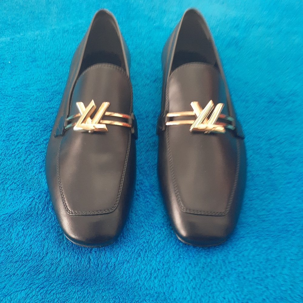 Uppercase loafer